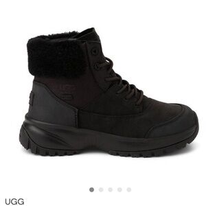 UGG womens YOSE FLUFF V2 Snow Boot Size 7.5